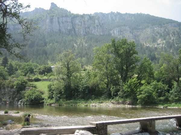 Pique-nique au bord du Tarn dans les gorges
